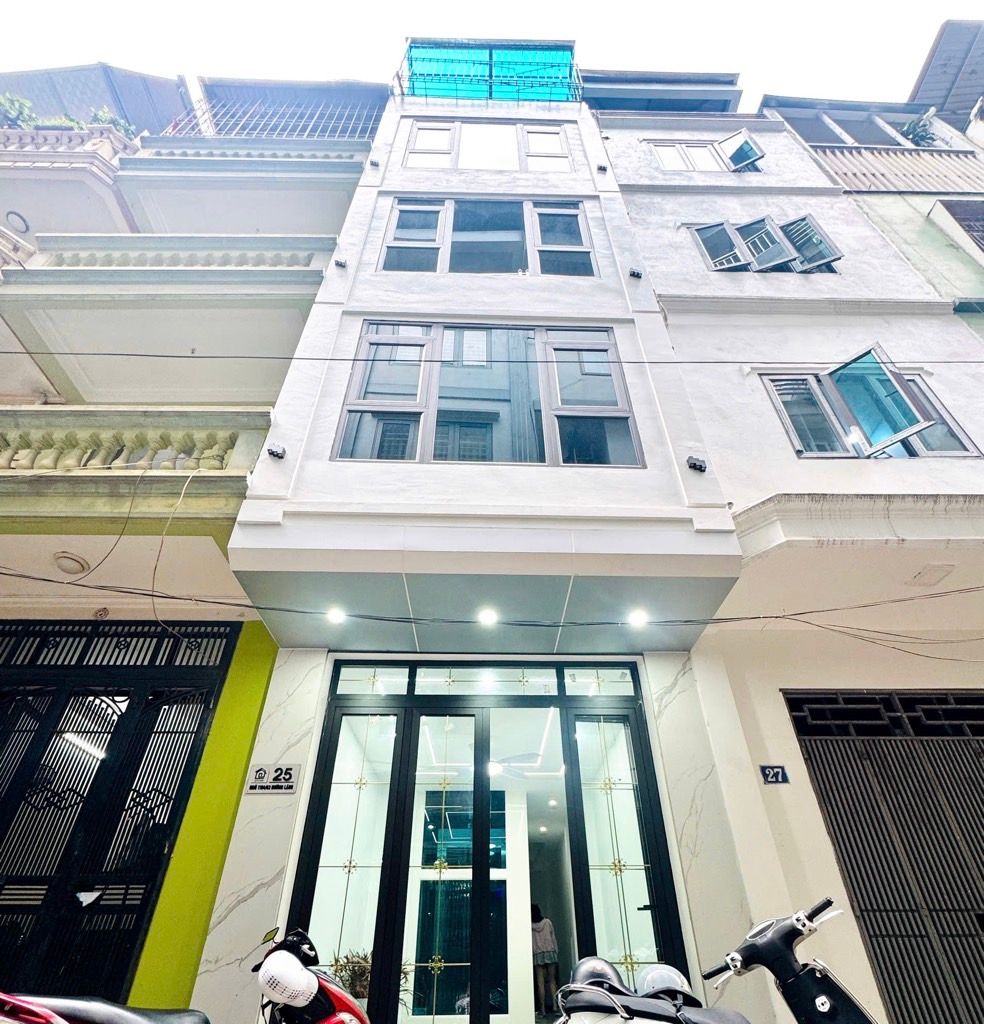 Bán nhà Đường Láng - diện tích 36.1m2 5 tầng - Ô tô tránh - giá 15,5 tỷ