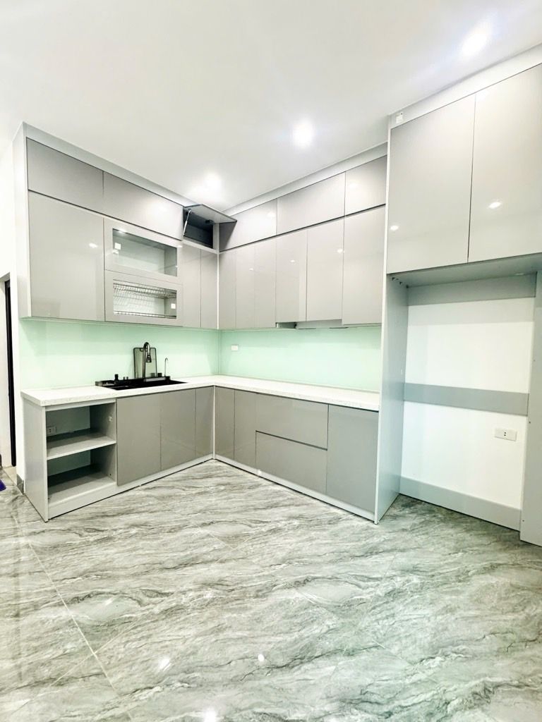 Bán nhà Đường Láng - diện tích 36.1m2 5 tầng - Ô tô tránh - giá 15,5 tỷ