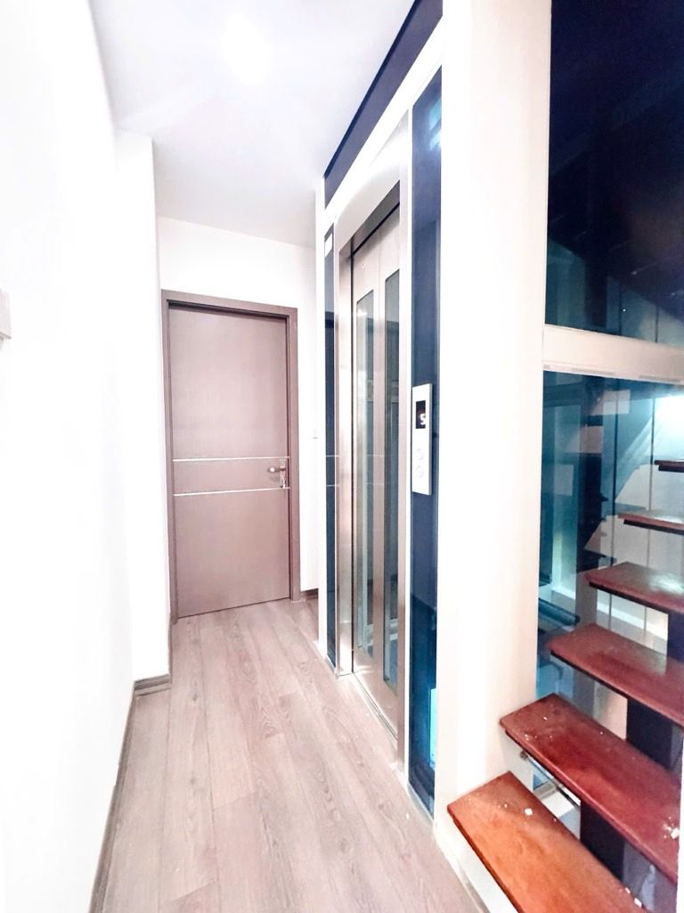 Bán nhà Đường Láng - diện tích 36.1m2 5 tầng - Ô tô tránh - giá 15,5 tỷ