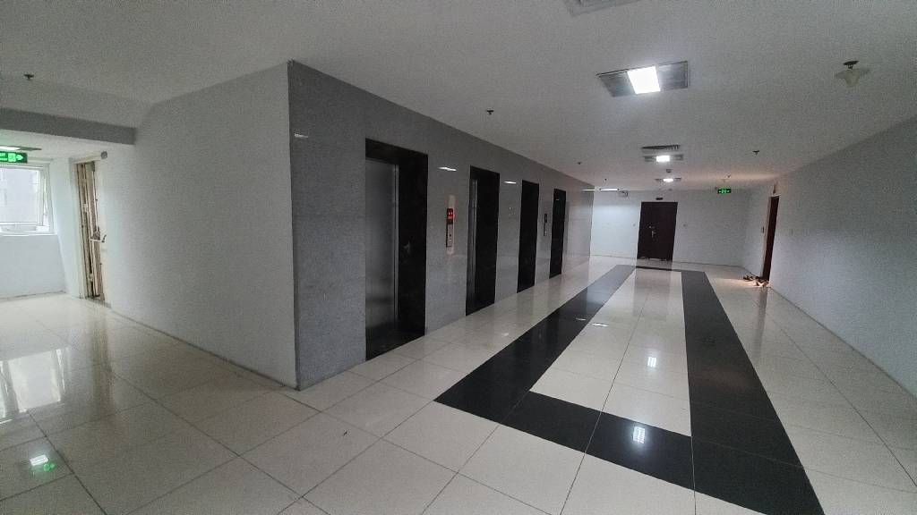 Bán nhà Thái Hà - diện tích 123.3m2 1 tầng - ô tô tránh - giá 13,5 tỷ