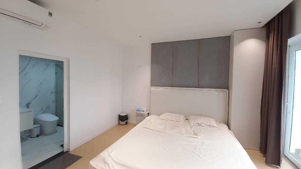 Bán nhà Thái Hà - diện tích 123.3m2 1 tầng - ô tô tránh - giá 13,5 tỷ