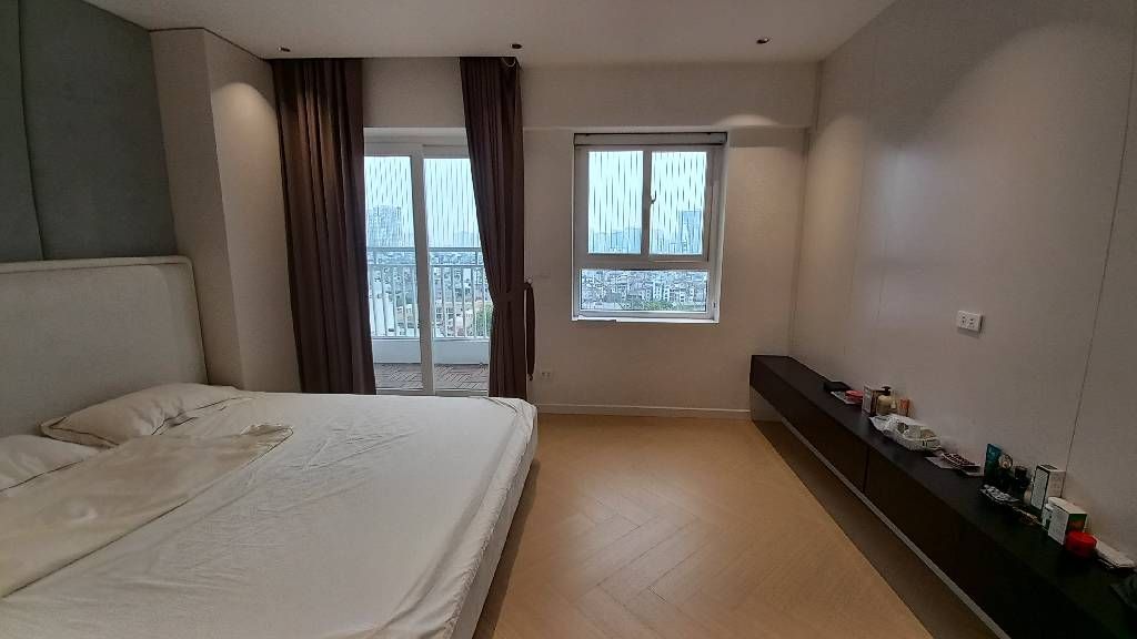 Bán nhà Thái Hà - diện tích 123.3m2 1 tầng - ô tô tránh - giá 13,5 tỷ