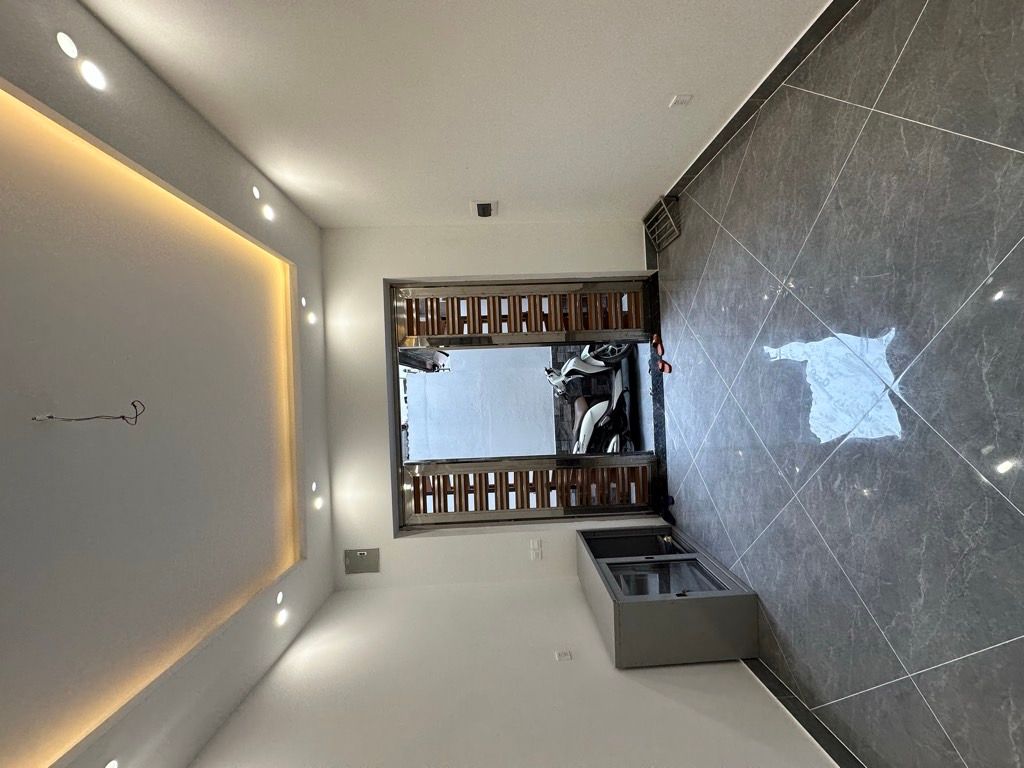 Bán nhà Đông Thiên - diện tích 36m2 5 tầng - Nhà đẹp hiếm có - giá 8,3 tỷ