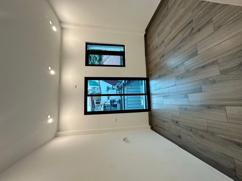 Bán nhà Đông Thiên - diện tích 36m2 5 tầng - Nhà đẹp hiếm có - giá 8,3 tỷ