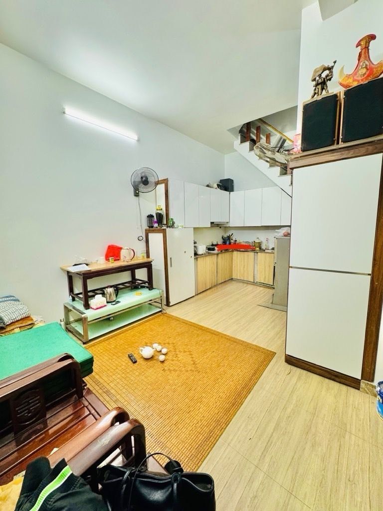 Bán nhà Nguyễn Đức Cảnh - diện tích 33m2 3 tầng - Mặt ngõ ba gác - giá 3,5 tỷ