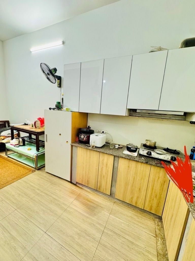 Bán nhà Nguyễn Đức Cảnh - diện tích 33m2 3 tầng - Mặt ngõ ba gác - giá 3,5 tỷ