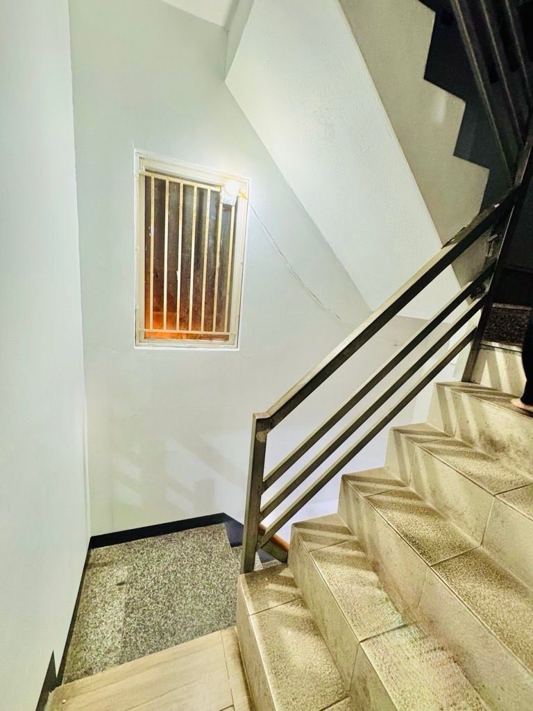 Bán nhà Nguyễn Đức Cảnh - diện tích 33m2 3 tầng - Mặt ngõ ba gác - giá 3,5 tỷ