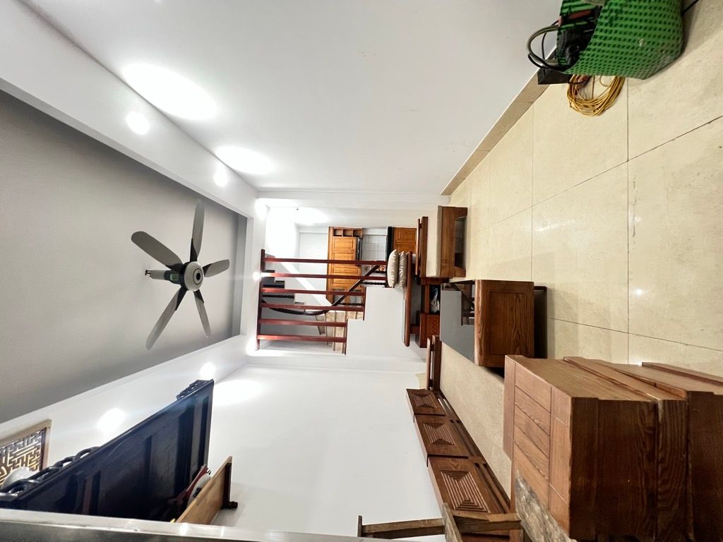 Bán nhà Giáp Bát - diện tích 21m2 5 tầng - ô tô tránh - giá 5,8 tỷ