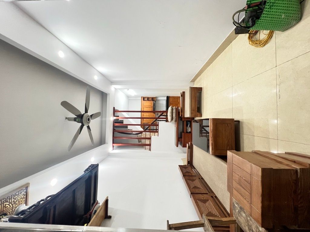 Bán nhà Giáp Bát - diện tích 21m2 5 tầng - ô tô tránh - giá 5,8 tỷ