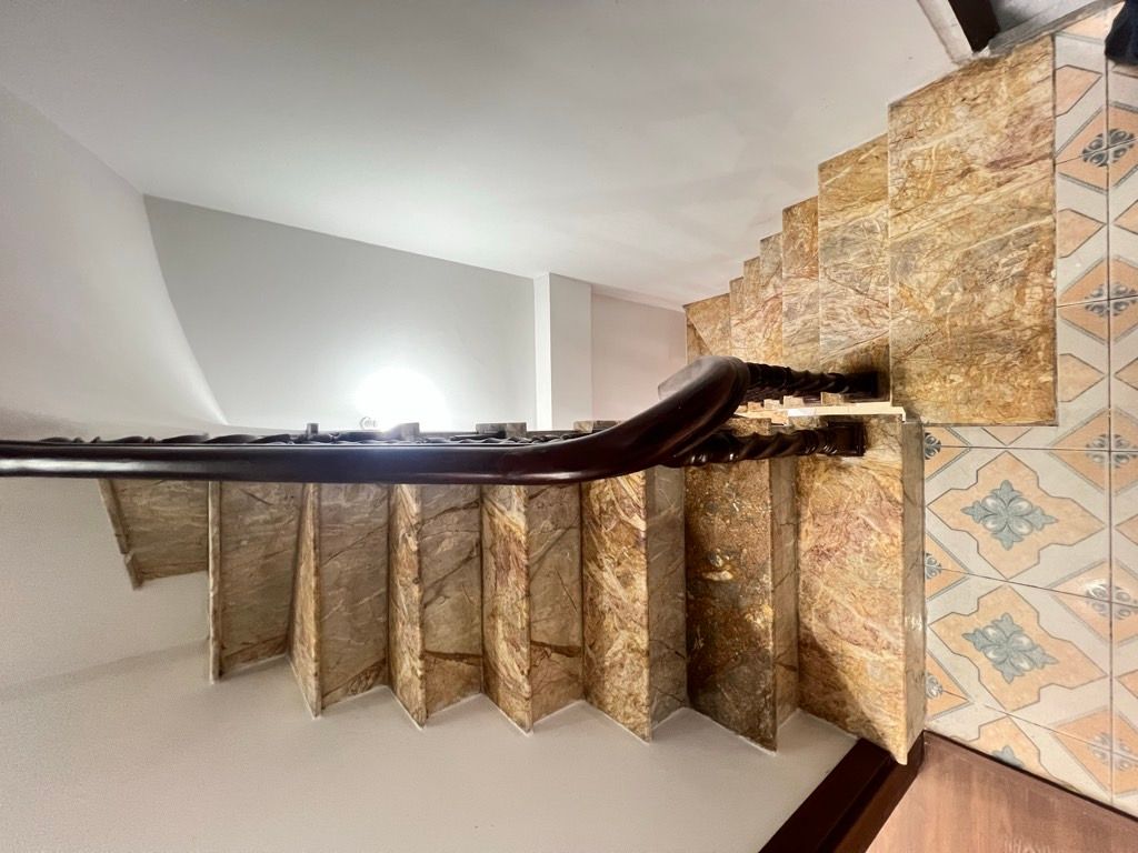 Bán nhà Giáp Bát - diện tích 21m2 5 tầng - ô tô tránh - giá 5,8 tỷ