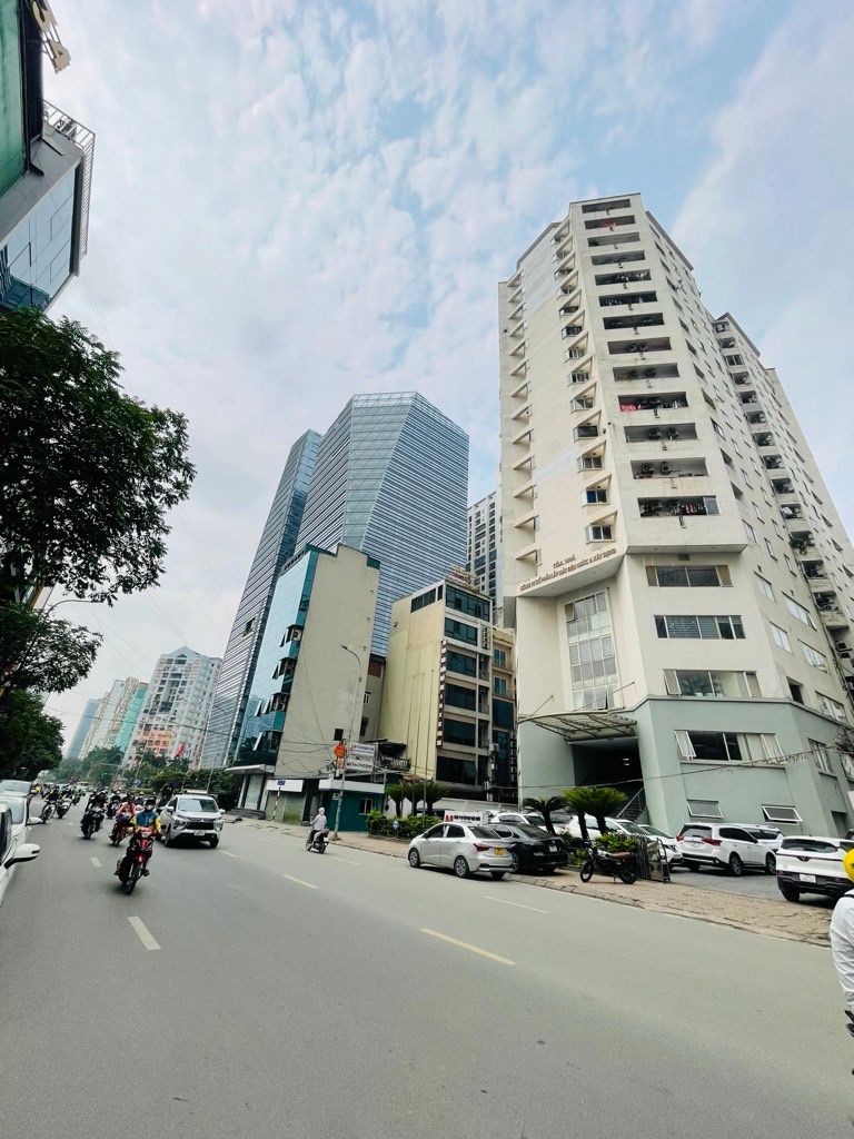 Bán nhà Nguyễn Tuân - diện tích 90m2 1 tầng - Căn góc 2 mặt thoáng - giá 7,6 tỷ