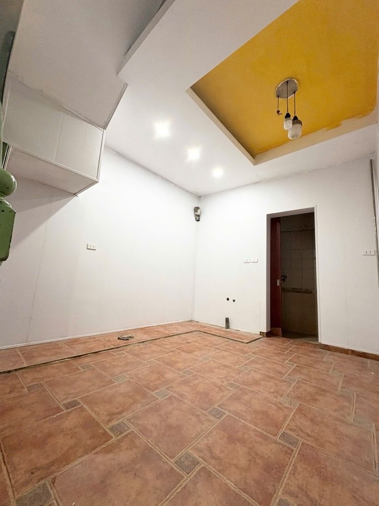 Bán nhà Trường Chinh - diện tích 32m2 4 tầng - Ô TÔ ĐỖ CỬA - giá 10 tỷ