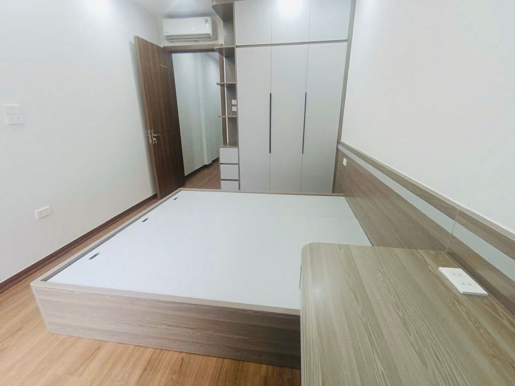 Bán nhà Dương văn bé - diện tích 30m2 5 tầng - thang máy - giá 11,8 tỷ