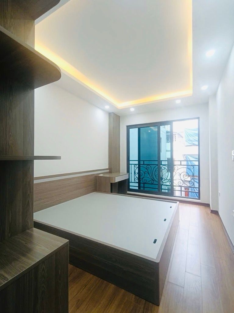 Bán nhà Dương văn bé - diện tích 30m2 5 tầng - thang máy - giá 11,8 tỷ