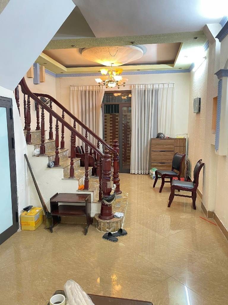 Bán nhà Hoàng Mai - diện tích 38m2 5 tầng - gần ô tô - giá 8,6 tỷ