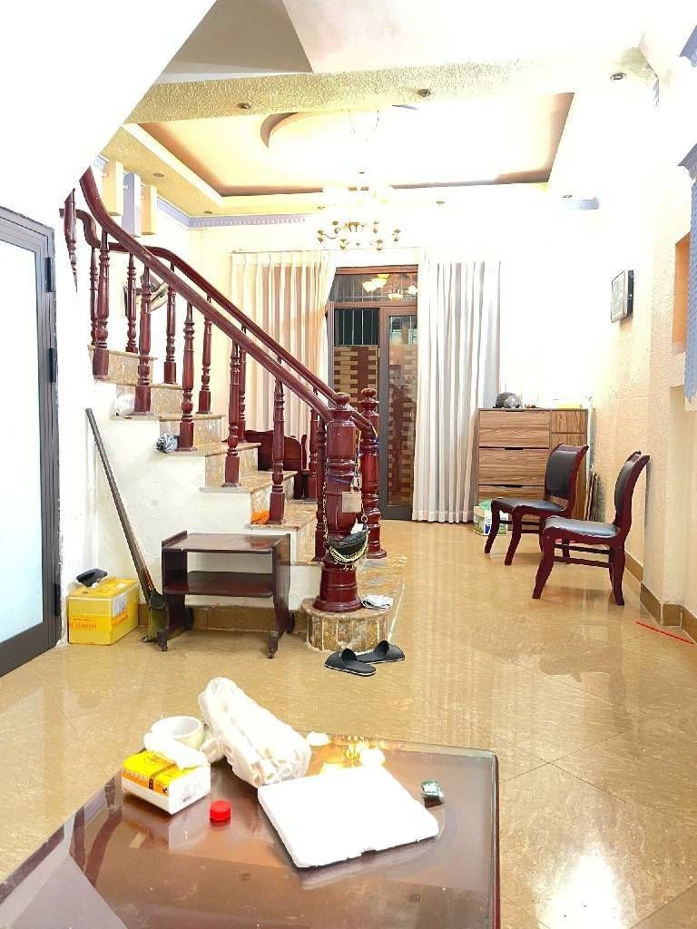 Bán nhà Hoàng Mai - diện tích 38m2 5 tầng - gần ô tô - giá 8,6 tỷ