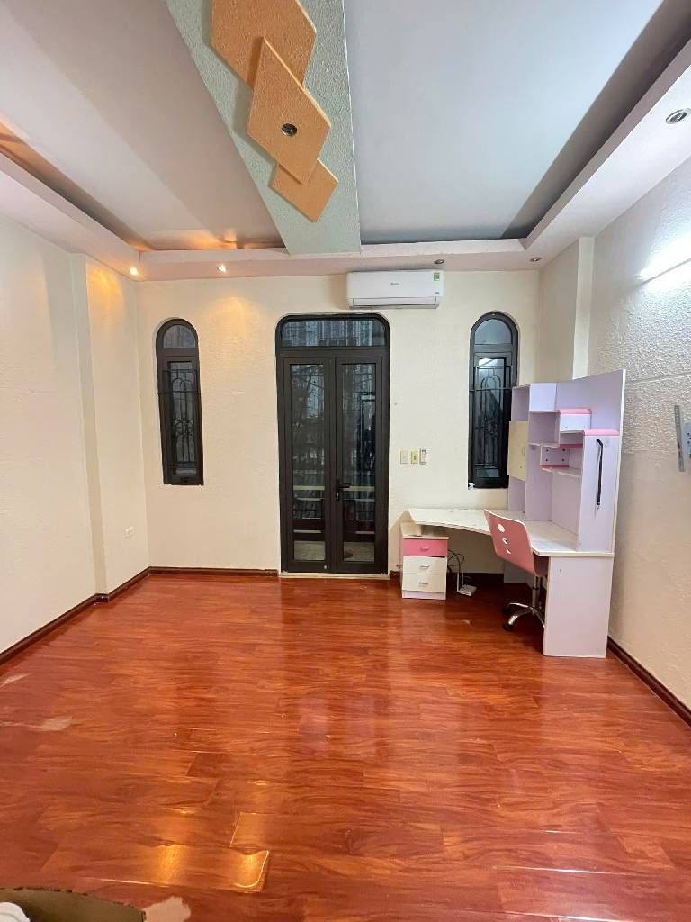 Bán nhà Hoàng Mai - diện tích 38m2 5 tầng - gần ô tô - giá 8,6 tỷ