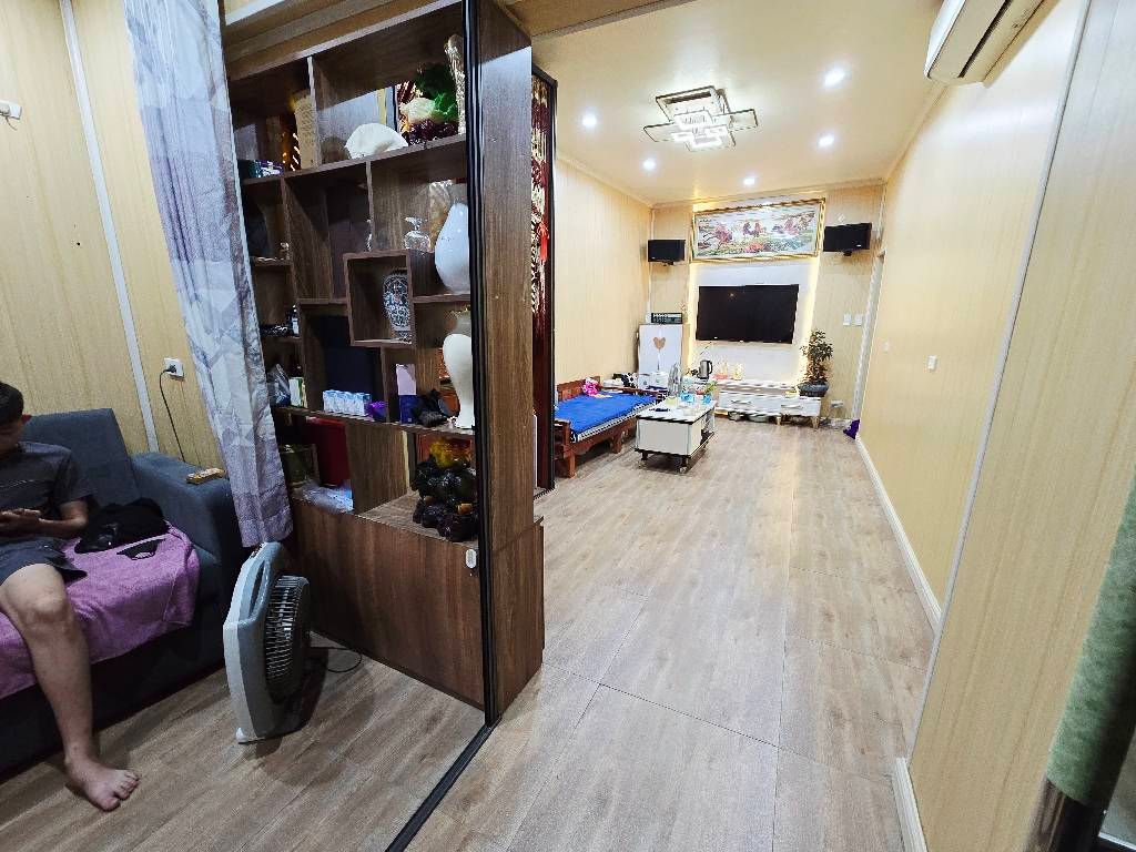 Bán nhà Ngô Thì Nhậm - diện tích 47m2 1 tầng - Nhà không nóc, mặt phố cách 10m - giá 4 tỷ