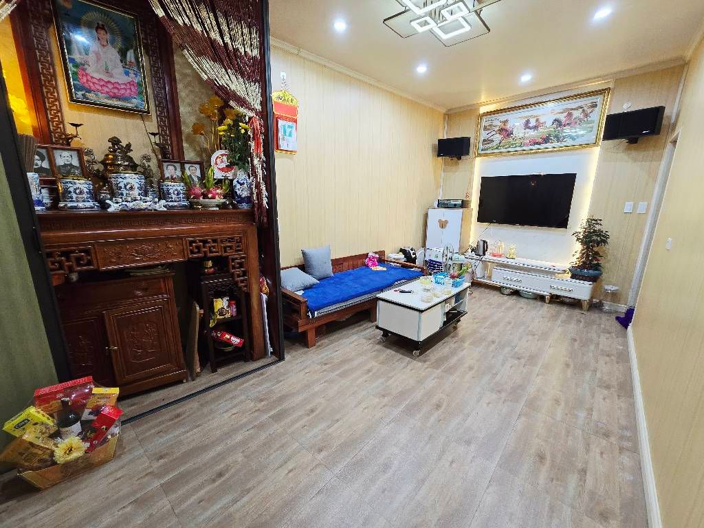 Bán nhà Ngô Thì Nhậm - diện tích 47m2 1 tầng - Nhà không nóc, mặt phố cách 10m - giá 4 tỷ