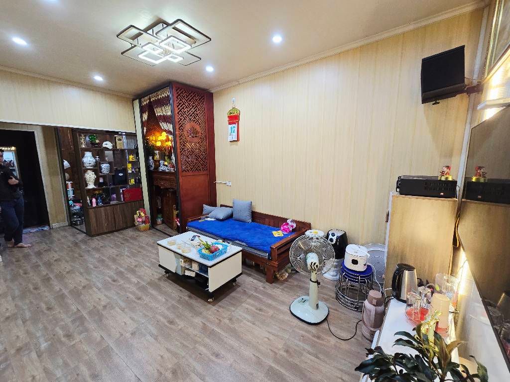 Bán nhà Ngô Thì Nhậm - diện tích 47m2 1 tầng - Nhà không nóc, mặt phố cách 10m - giá 4 tỷ