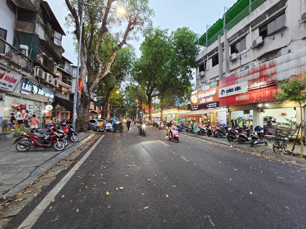 Bán nhà Ngô Thì Nhậm - diện tích 47m2 1 tầng - Nhà không nóc, mặt phố cách 10m - giá 4 tỷ