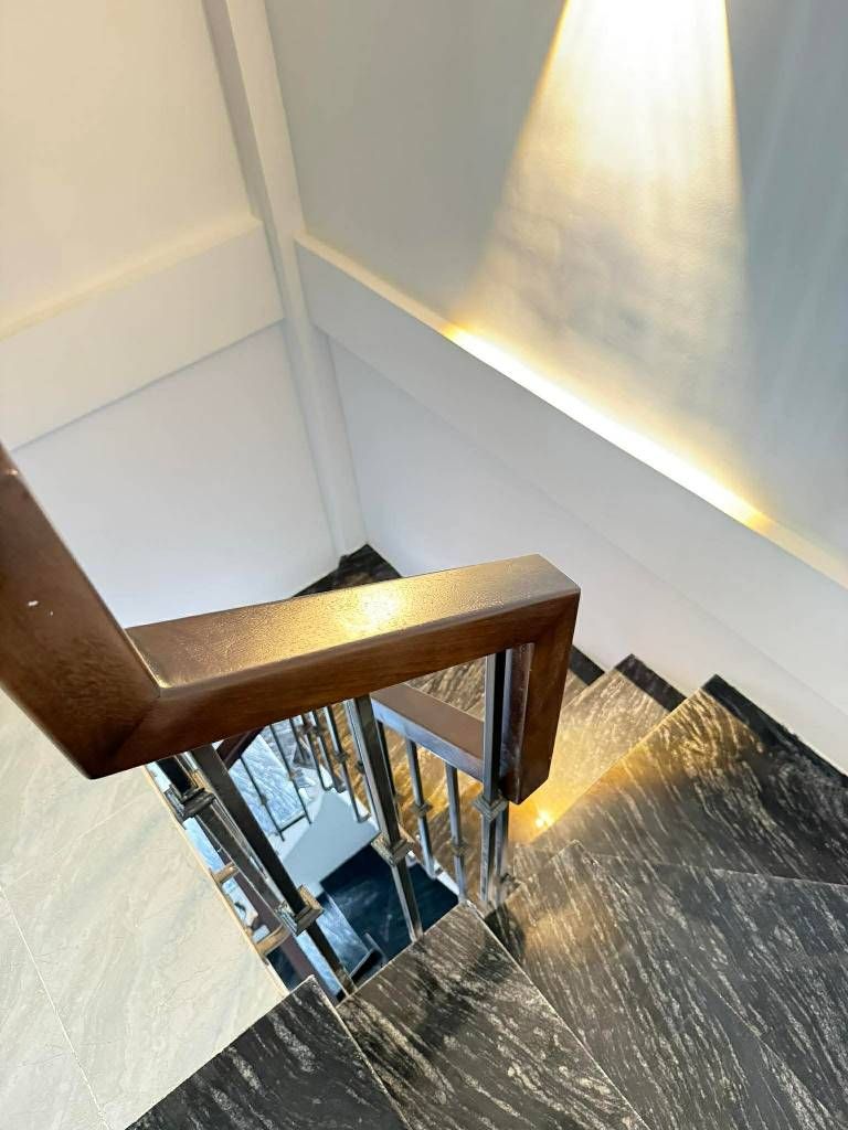 Bán nhà Trương Định - diện tích 34m2 5 tầng - Mặt ngõ thông ô tô, kinh doanh - giá 12,2 tỷ