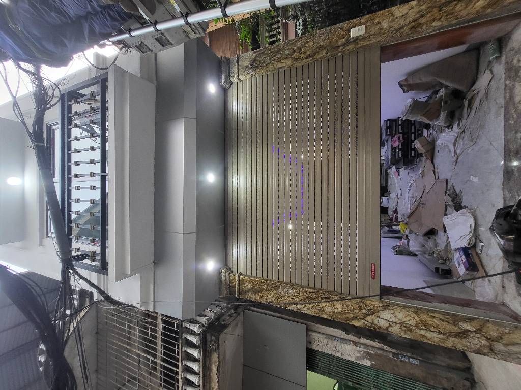 Bán nhà Trương Định - diện tích 34m2 5 tầng - Mặt ngõ thông ô tô, kinh doanh - giá 12,2 tỷ