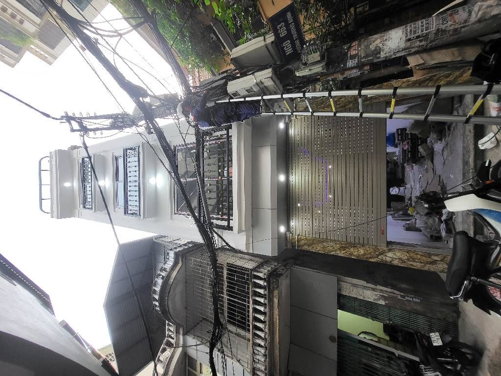 Bán nhà Trương Định - diện tích 34m2 5 tầng - Mặt ngõ thông ô tô, kinh doanh - giá 12,2 tỷ