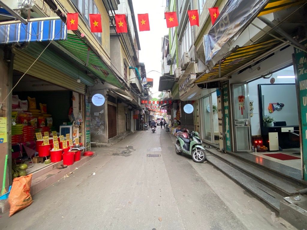 Bán nhà Nguyễn Trãi - diện tích 35.7m2 4 tầng - ô tô tránh - giá 10,5 tỷ