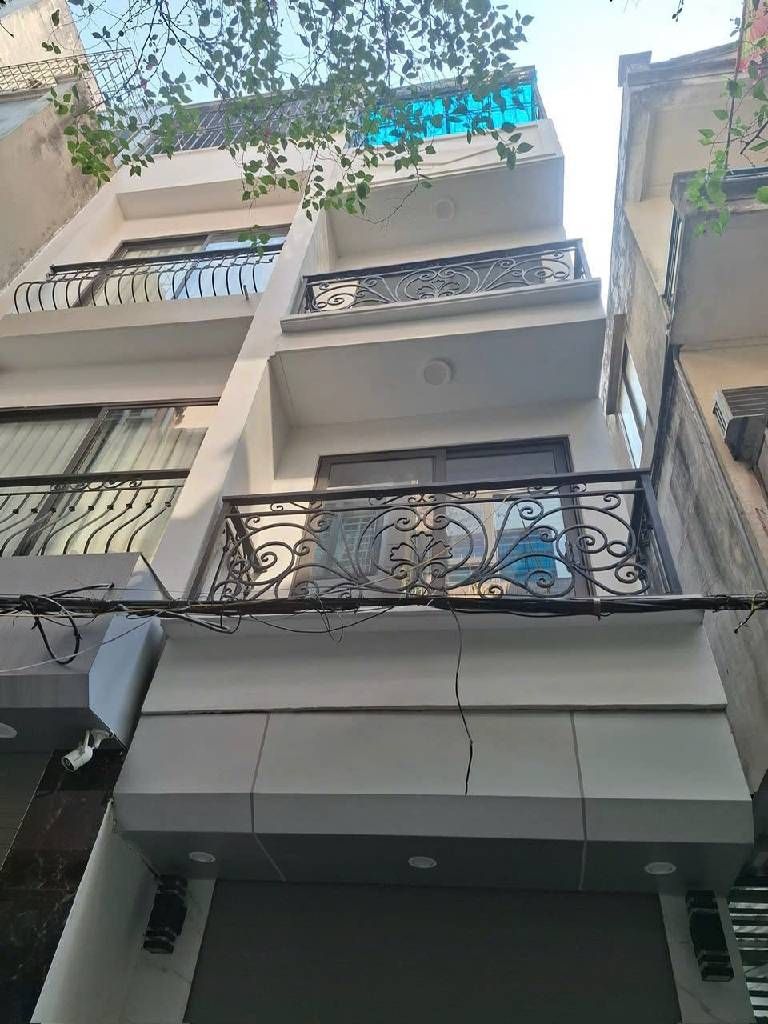 Bán nhà Nguyễn Khoái - diện tích 29.5m2 4 tầng - Ô tô qua nhà - giá 6,8 tỷ