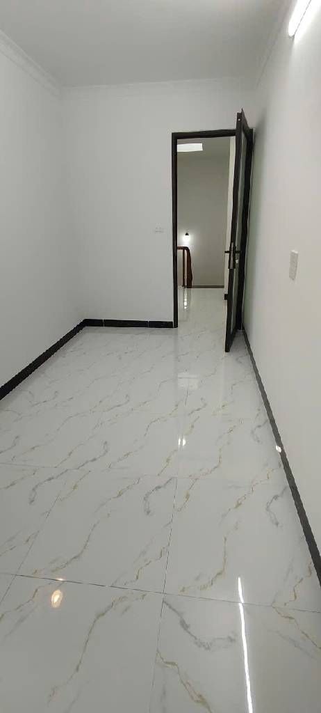 Bán nhà Nguyễn Khoái - diện tích 29.5m2 4 tầng - Ô tô qua nhà - giá 6,8 tỷ