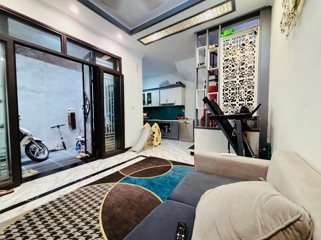 Bán nhà Sở Thượng - diện tích 31m2 5 tầng - Nhà đẹp đầy đủ nội thất - giá 7,7 tỷ