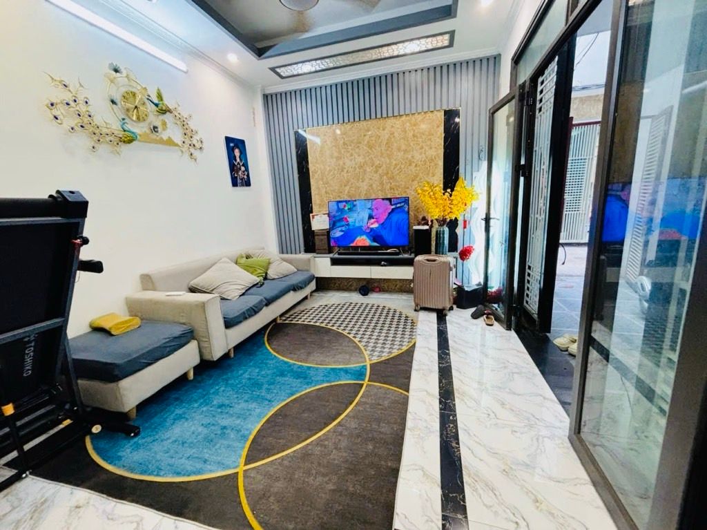 Bán nhà Sở Thượng - diện tích 31m2 5 tầng - Nhà đẹp đầy đủ nội thất - giá 7,7 tỷ