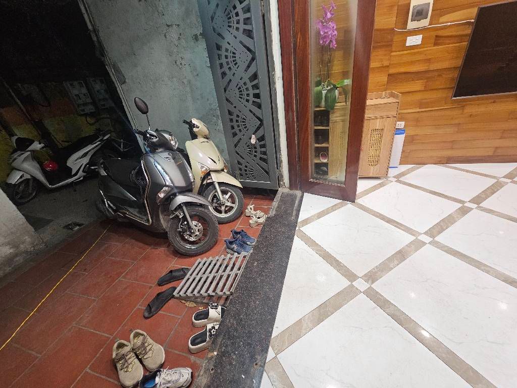 Bán nhà Trường Chinh - diện tích 42.2m2 6 tầng - Nhà đẹp, nội thất gỗ ấn tượng - giá 14,8 tỷ