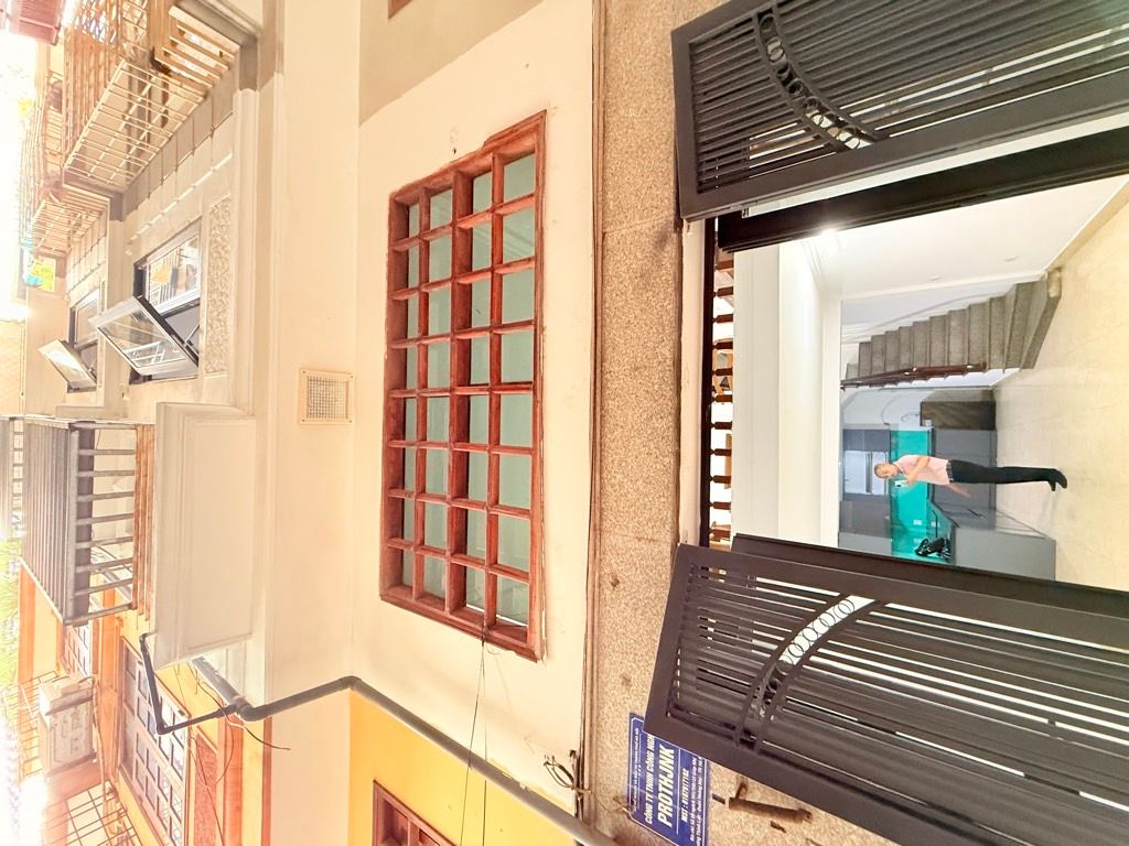 Bán nhà Giáp Nhin - diện tích 32m2 4 tầng - GẦN Ô TÔ - TIỆN ÍCH ĐỦ ĐƯỜNG - giá 7,9 tỷ