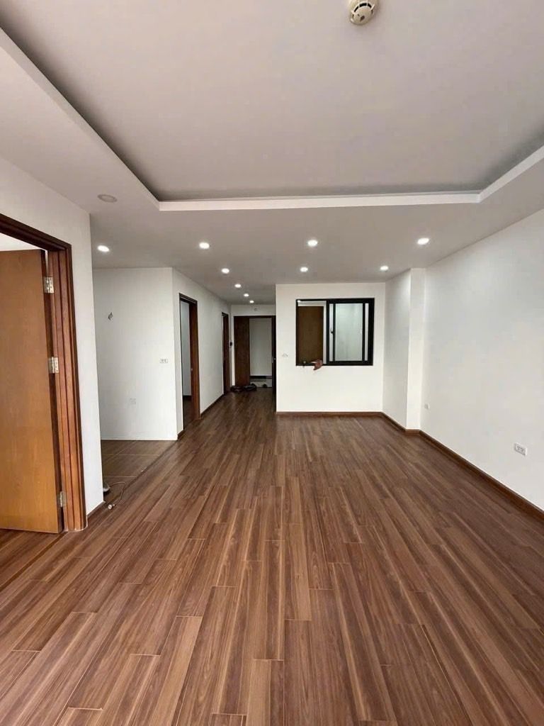 Bán nhà Trần Hoà - diện tích 82m2 1 tầng - Chung cư mới, chủ còn chưa ở - giá 6,4 tỷ