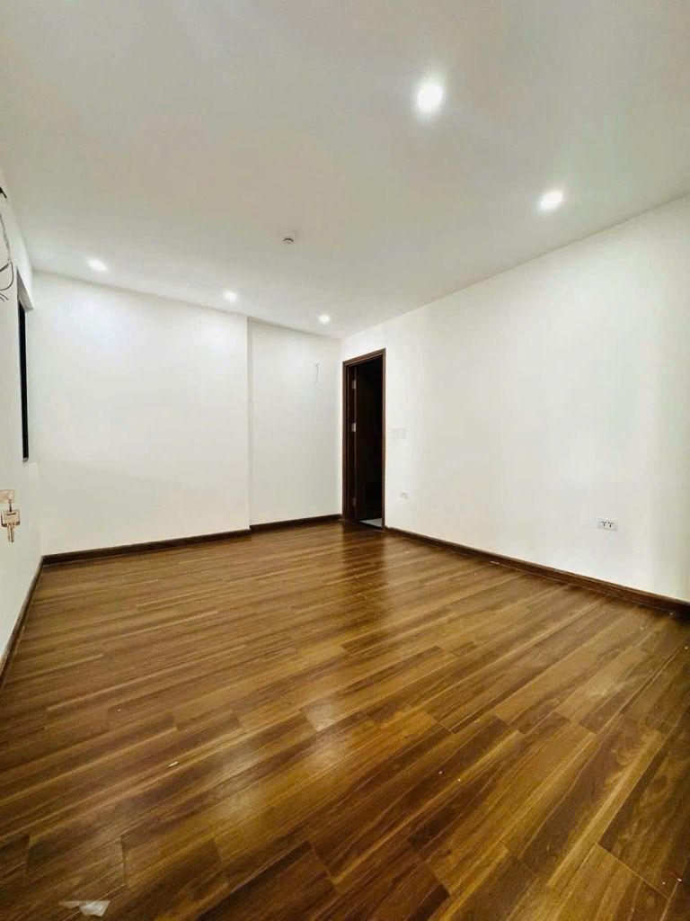 Bán nhà Trần Hoà - diện tích 82m2 1 tầng - Chung cư mới, chủ còn chưa ở - giá 6,4 tỷ