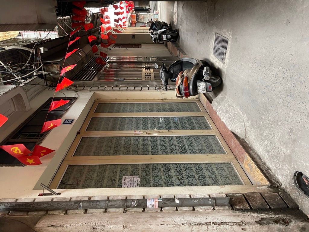 Bán nhà Pháo Đài Láng - diện tích 48,6m2 4 tầng - giá 16,3 tỷ