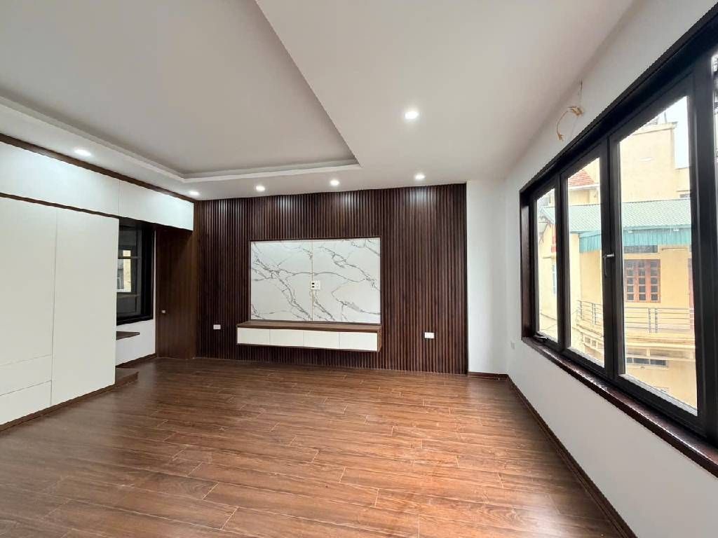 Bán nhà Khuyến Lương - diện tích 40m2 6 tầng - Lô góc - giá 9,5 tỷ