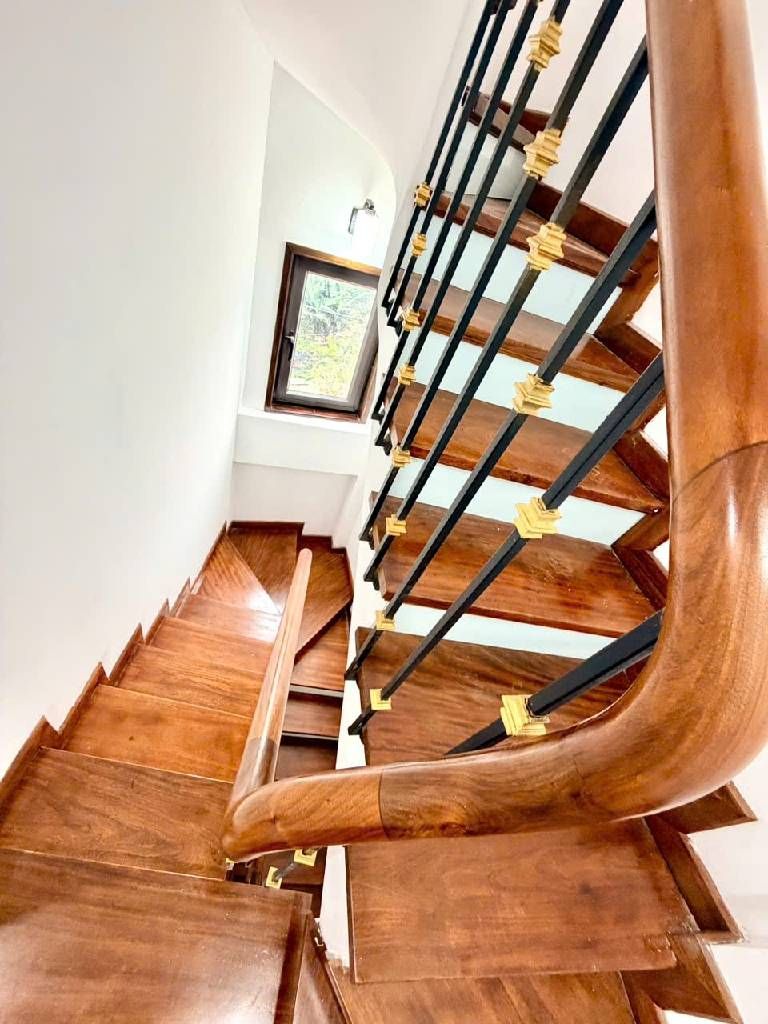 Bán nhà Khuyến Lương - diện tích 40m2 6 tầng - Lô góc - giá 9,5 tỷ