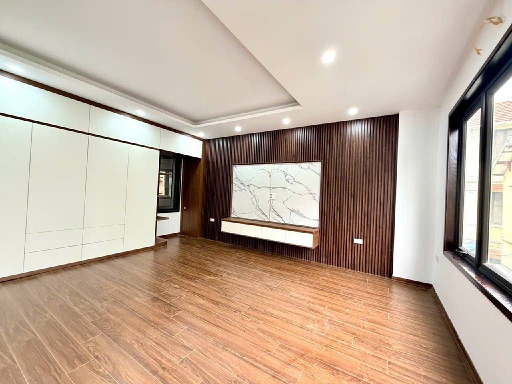 Bán nhà Khuyến Lương - diện tích 40m2 6 tầng - Lô góc - giá 9,5 tỷ