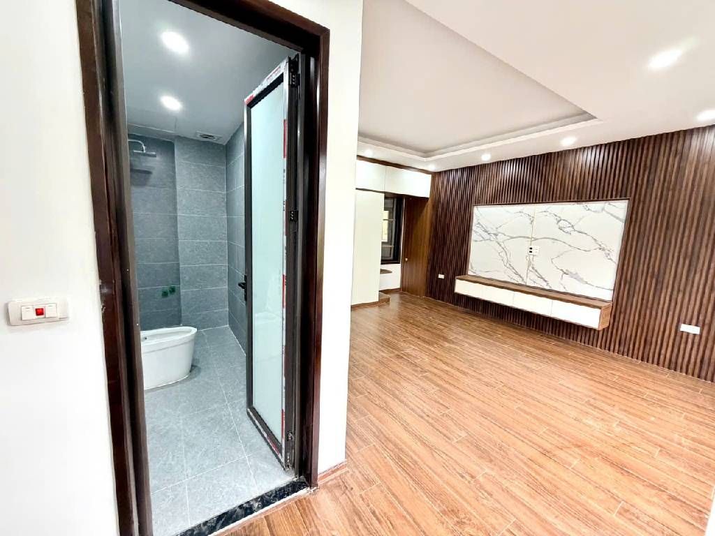 Bán nhà Khuyến Lương - diện tích 40m2 6 tầng - Lô góc - giá 9,5 tỷ