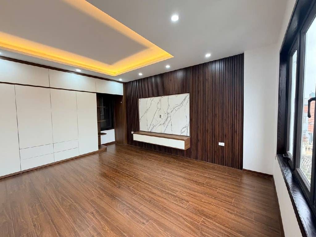 Bán nhà Khuyến Lương - diện tích 40m2 6 tầng - Lô góc - giá 9,5 tỷ