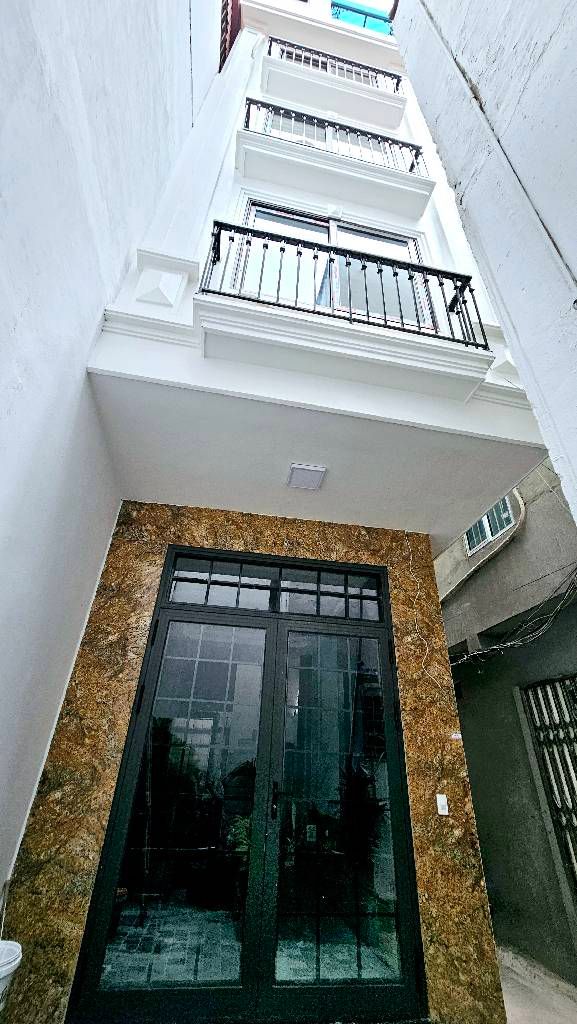 Bán nhà Ngõ Trại Cá - diện tích 31m2 6 tầng - Lô góc, thang máy - giá 9,9 tỷ