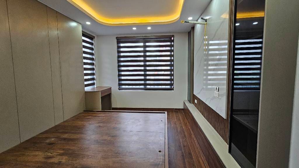 Bán nhà Ngõ Trại Cá - diện tích 31m2 6 tầng - Lô góc, thang máy - giá 9,9 tỷ