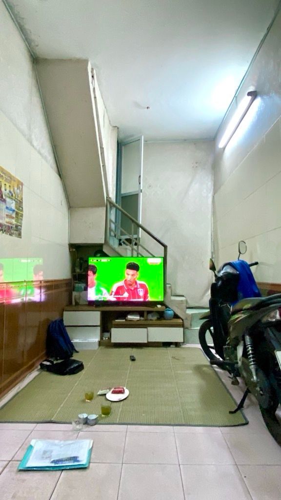 Bán nhà Đê Tô Hoàng - diện tích 16m2 3 tầng - Mặt phố, giá 3,1 tỷ