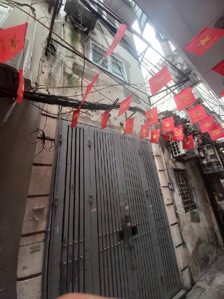 Bán nhà Định Công Thượng - diện tích 20m2 3 tầng - nhà nhỏ tiền ở ngay - giá 1,9 tỷ