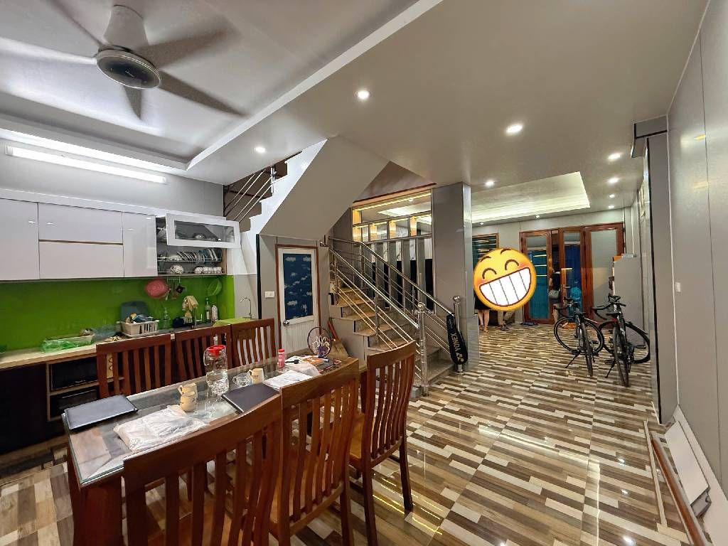 Bán nhà Bùi Xương Trạch - diện tích 50.3m2 3 tầng - Nhà đẹp mới ở luôn - giá 6 tỷ