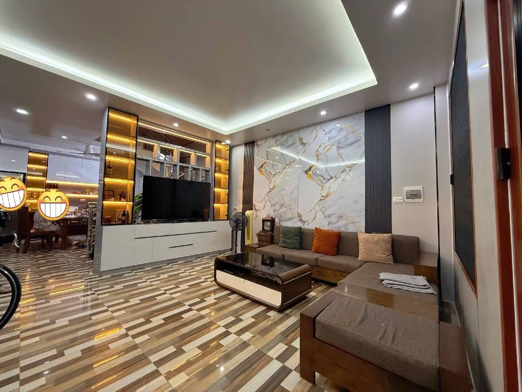 Bán nhà Bùi Xương Trạch - diện tích 50.3m2 3 tầng - Nhà đẹp mới ở luôn - giá 6 tỷ