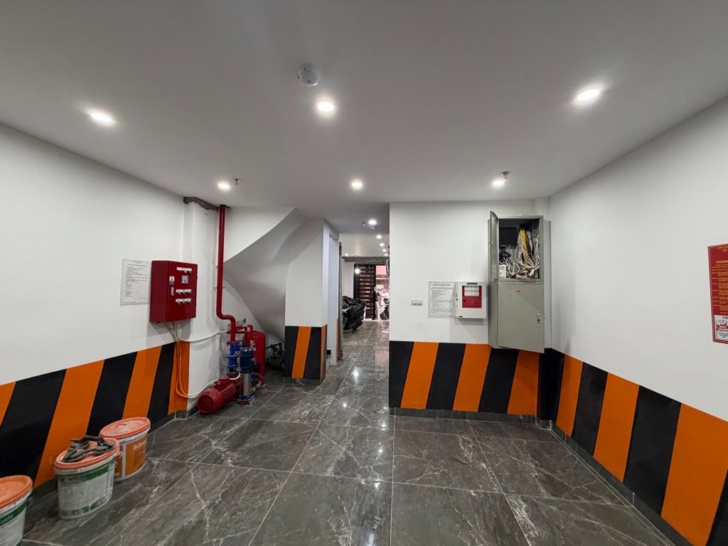 Bán nhà Thịnh Quang - diện tích 64m2 7 tầng - Thang máy - giá 23,8 tỷ